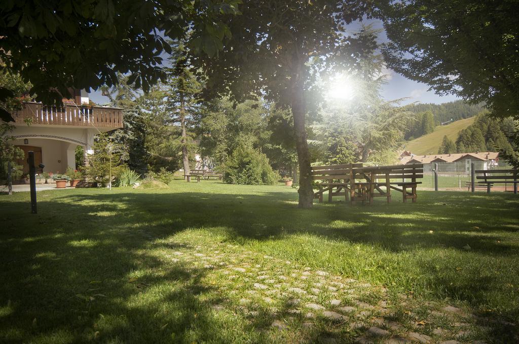 Grand Hotel Biancaneve Folgaria Exterior photo