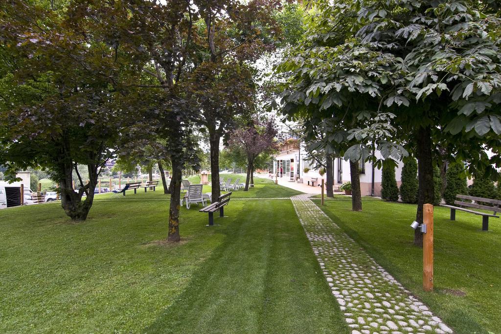 Grand Hotel Biancaneve Folgaria Exterior photo